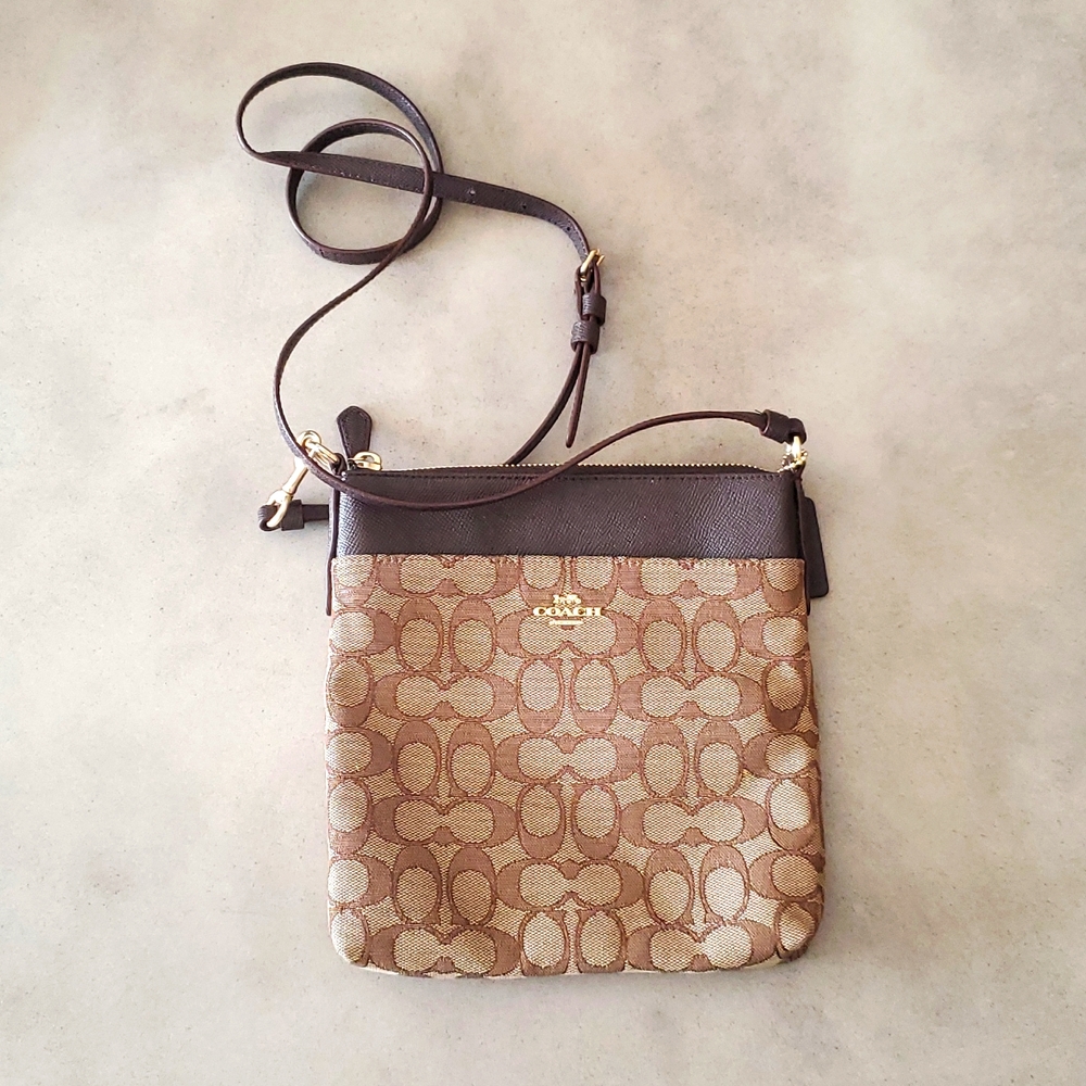 Small Coach Messenger Bag- like new